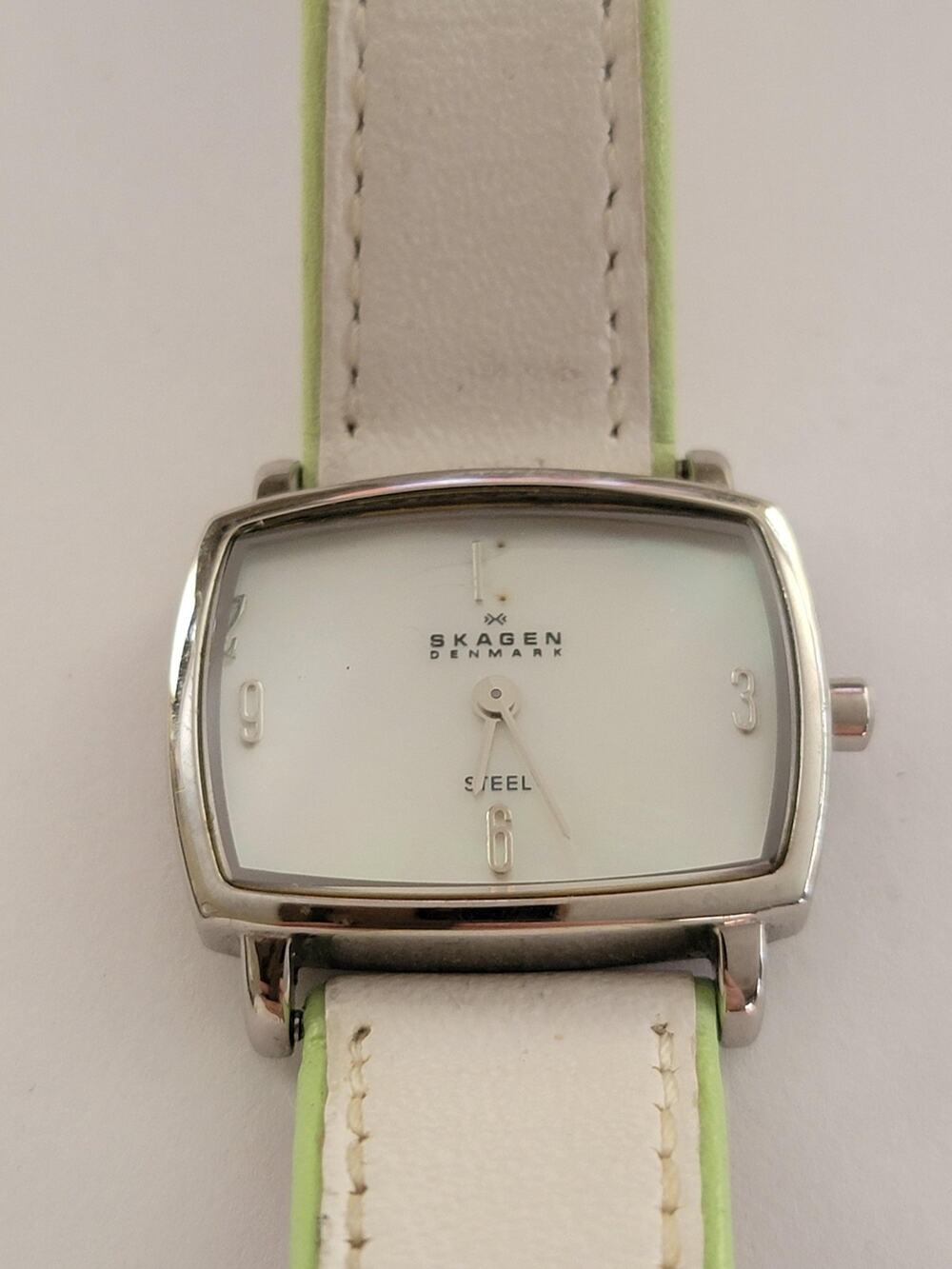 Skagen Womens Watch White Dial Silver Rect Case White Leather Quartz 330SSLWG